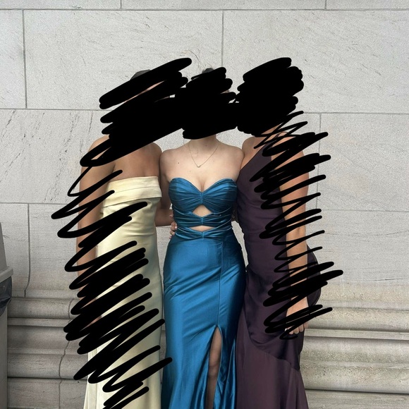 PROM DRESS - Picture 3 of 10